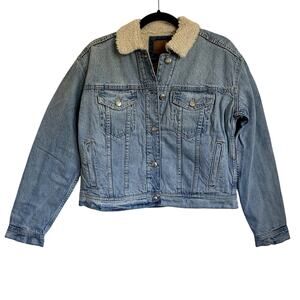 NWT American Eagle Outfitters Fleece Lined Trucker Denim Jacket in Blue